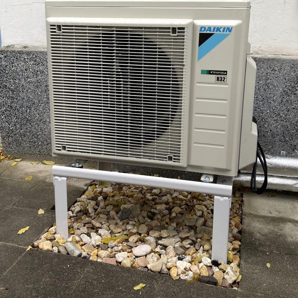DAIKIN Außengerät Altherma 3 R in Ludwigshafen-Friesenheim